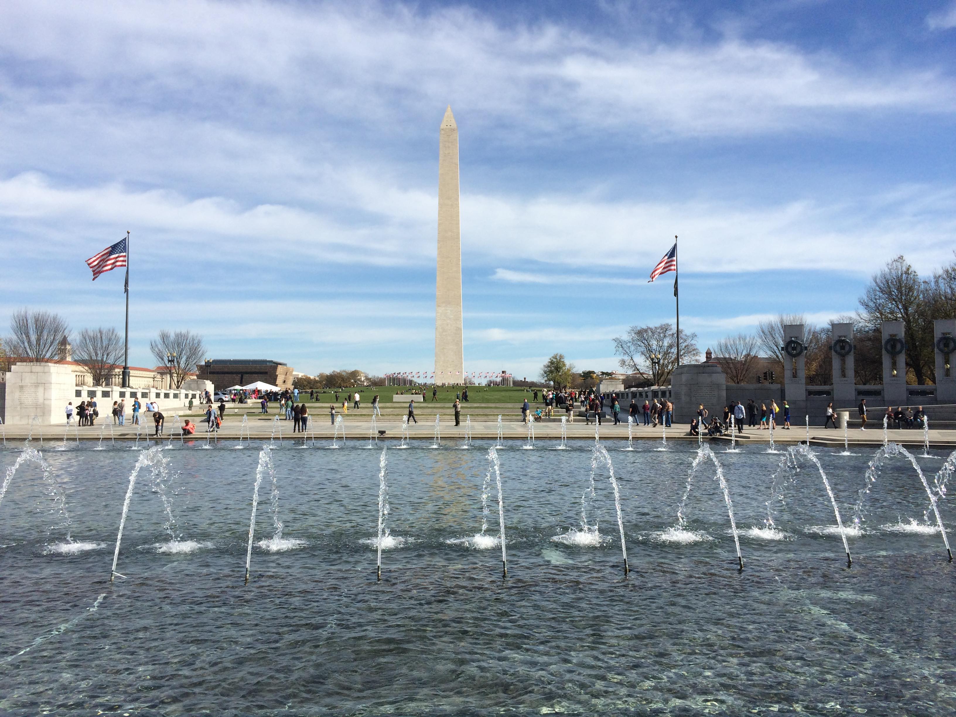 Washington Monument and fountains